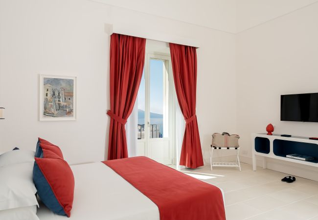 Villa a Massa Lubrense - AMORE RENTALS - Villa Antea con Piscine Private e Vista Mare Villa a Massa Lubrense - AMORE RENTALS - Villa Antea con Piscine Private e Vista Mare