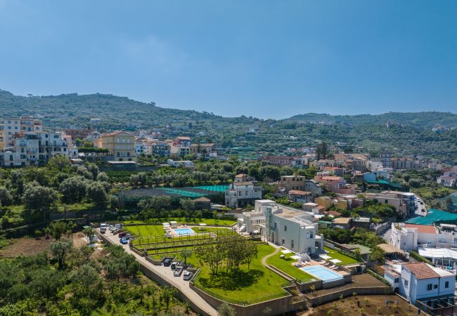 Villa a Massa Lubrense - AMORE RENTALS - Villa Antea con Piscine Private e Vista Mare Villa a Massa Lubrense - AMORE RENTALS - Villa Antea con Piscine Private e Vista Mare