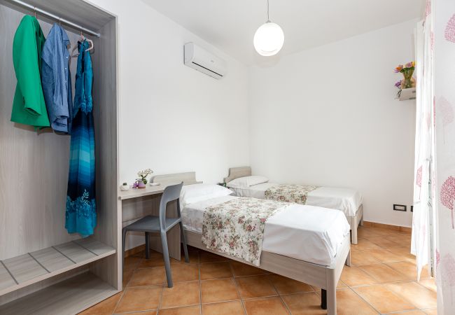 Villa a Sant´Agata sui Due Golfi - AMORE RENTALS - Villa Lions Rose con Piscina e Vista Mare Villa a Sant´Agata sui Due Golfi - AMORE RENTALS - Villa Lions Rose con Piscina e Vista Mare