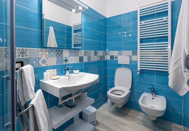 Villa a Sant´Agata sui Due Golfi - AMORE RENTALS - Villa Lions Rose con Piscina e Vista Mare Villa a Sant´Agata sui Due Golfi - AMORE RENTALS - Villa Lions Rose con Piscina e Vista Mare