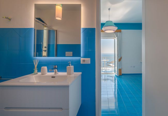 Villa a Praiano - AMORE RENTALS - Villa Jacaranda con Piscina e Vista Mare Villa a Praiano - AMORE RENTALS - Villa Jacaranda con Piscina e Vista Mare