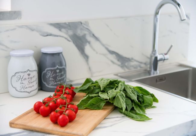 Villa a Praiano - AMORE RENTALS - Villa Jacaranda con Piscina e Vista Mare Villa a Praiano - AMORE RENTALS - Villa Jacaranda con Piscina e Vista Mare