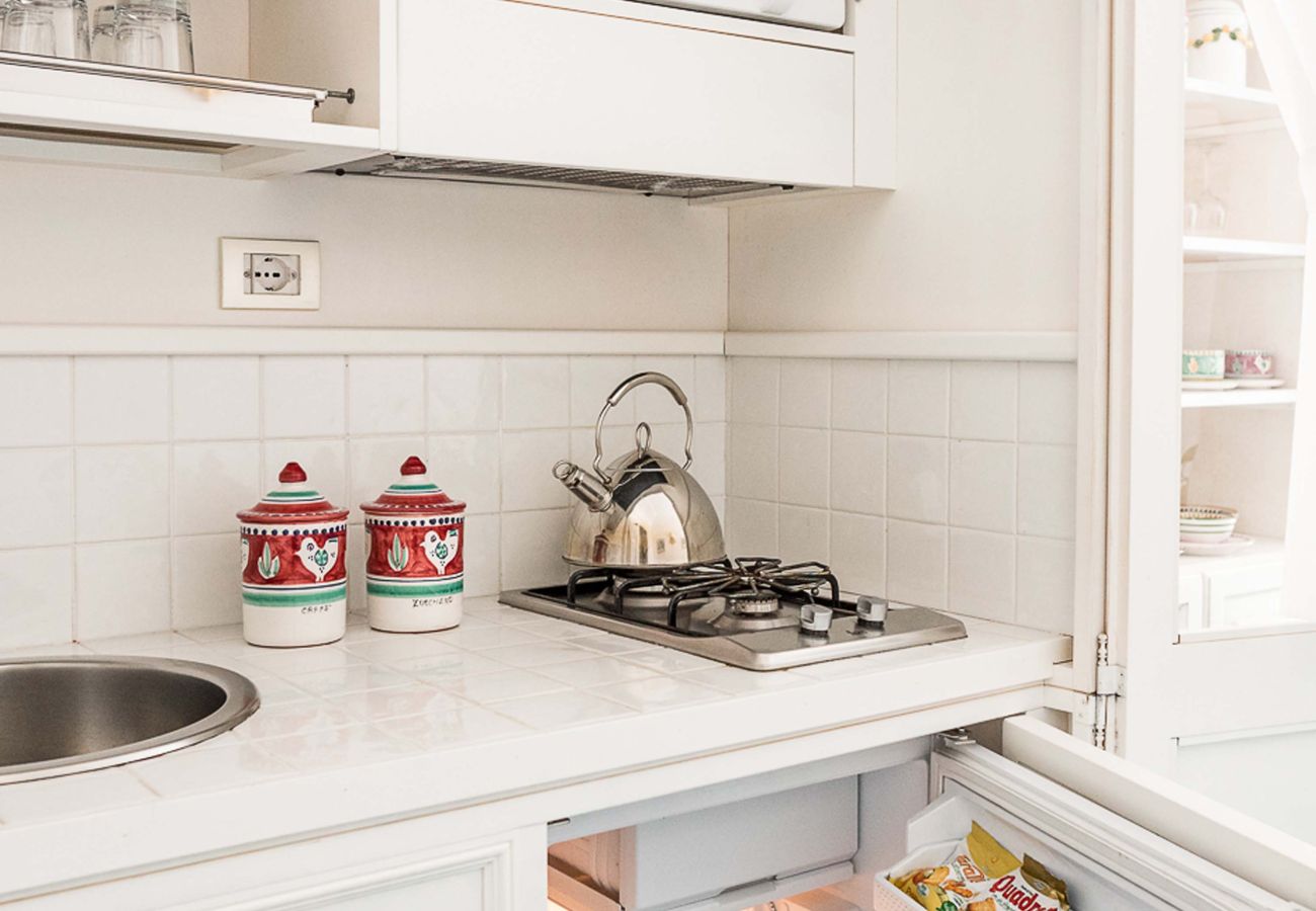 Villa a Ravello - AMORE RENTALS - Villa Pittoresca con Piscina e Vista Mare