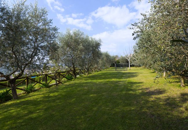 Villa a Sant´Agata sui Due Golfi - AMORE RENTALS - Villa Hermes con Piscina Privata, Giardino, Vista Mare Villa a Sant´Agata sui Due Golfi - AMORE RENTALS - Villa Hermes con Piscina Privata, Giardino, Vista Mare