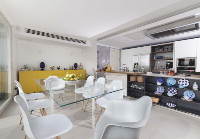 Villa a Sant´Agata sui Due Golfi - AMORE RENTALS - Villa Hermes con Piscina Privata, Giardino, Vista Mare Villa a Sant´Agata sui Due Golfi - AMORE RENTALS - Villa Hermes con Piscina Privata, Giardino, Vista Mare