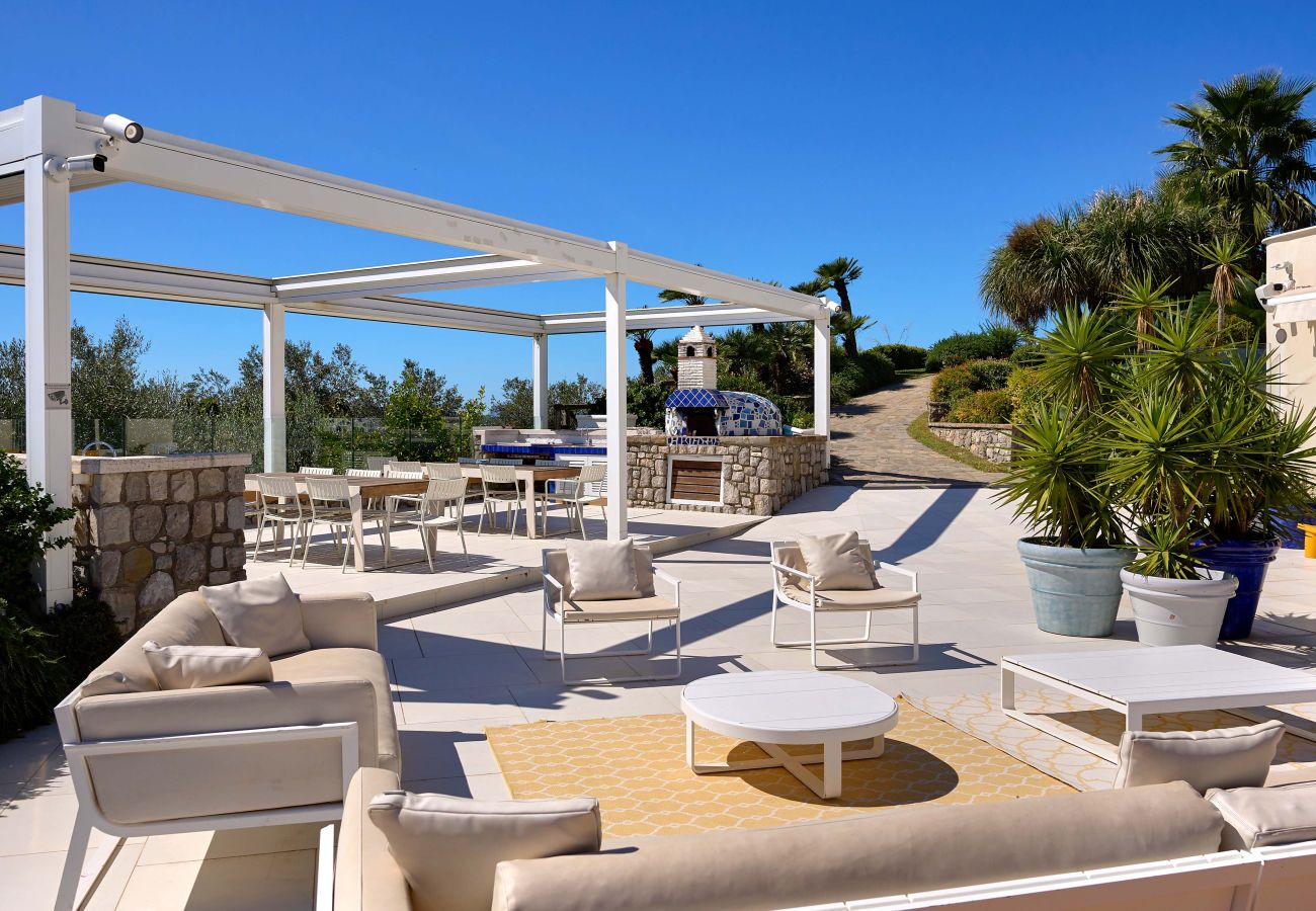 Villa a Sant´Agata sui Due Golfi - AMORE RENTALS - Villa Hermes con Piscina Privata, Giardino, Vista Mare