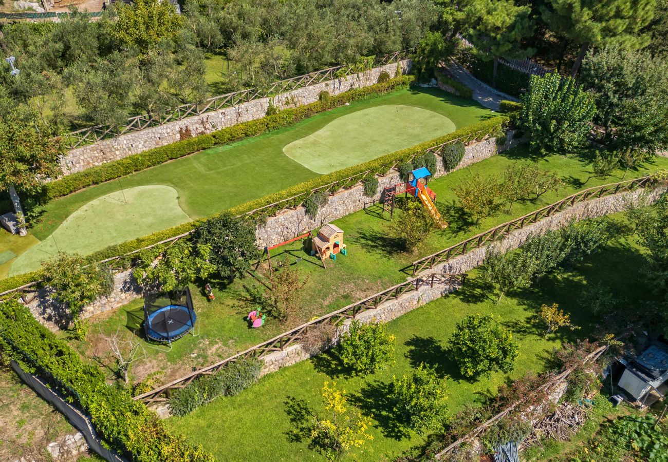 Villa a Sant´Agata sui Due Golfi - AMORE RENTALS - Villa Hermes con Piscina Privata, Giardino, Vista Mare