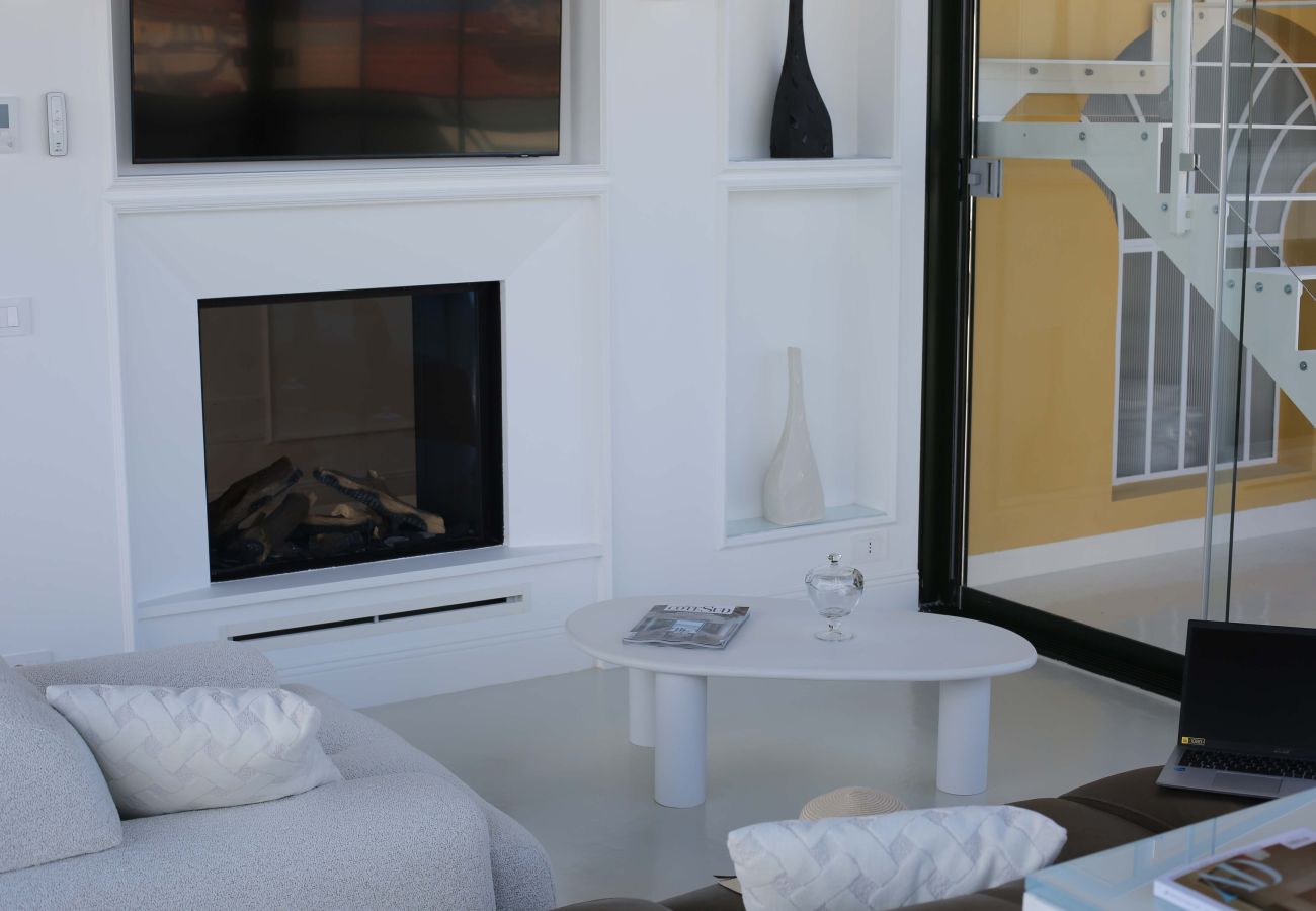 Casa a Sorrento - AMORE RENTALS - The Square, Attico di Lusso con Vista Mare e Jacuzzi in Piazza Tasso