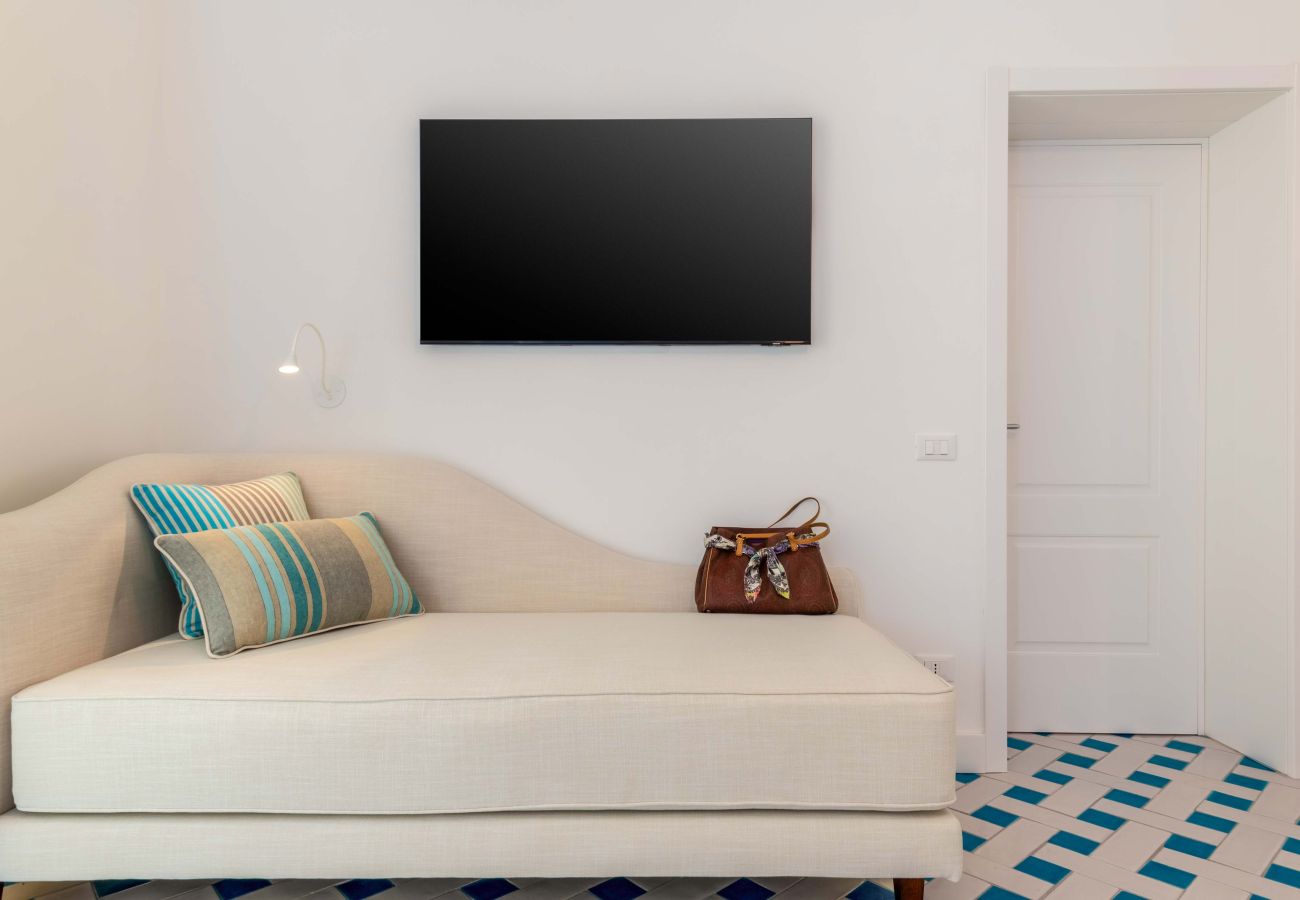 Appartamento a Sorrento - Maison Marika  - Vista Mare, a Pochi Passi dalla Spiaggia