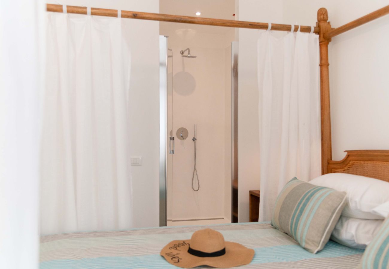 Appartamento a Sorrento - Maison Marika  - Vista Mare, a Pochi Passi dalla Spiaggia