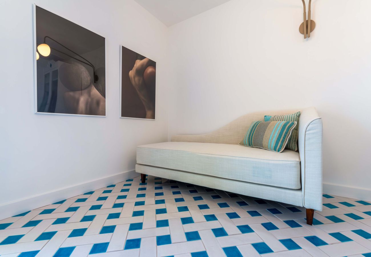 Appartamento a Sorrento - Maison Marika  - Vista Mare, a Pochi Passi dalla Spiaggia