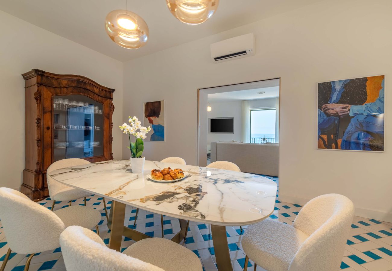 Appartamento a Sorrento - Maison Marika  - Vista Mare, a Pochi Passi dalla Spiaggia