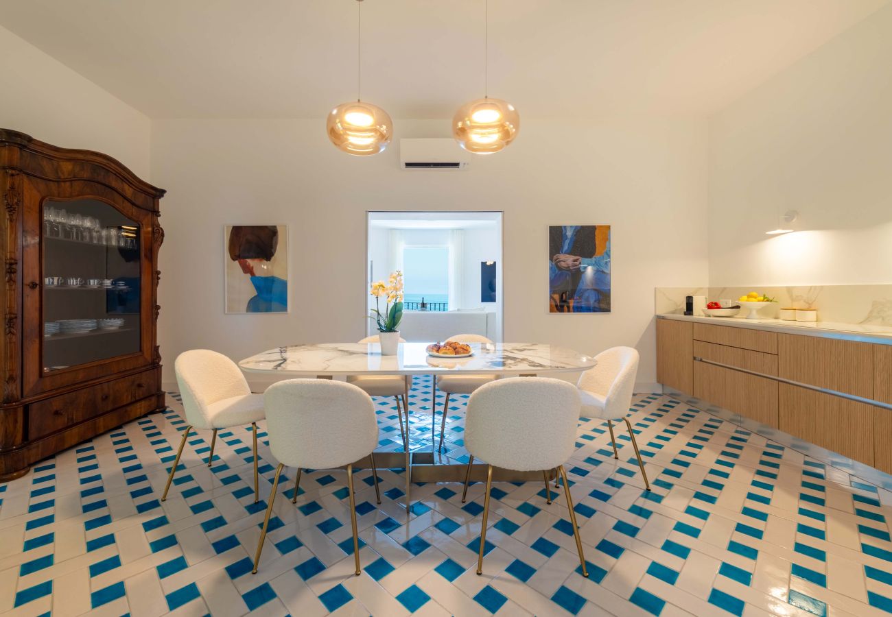 Appartamento a Sorrento - Maison Marika  - Vista Mare, a Pochi Passi dalla Spiaggia