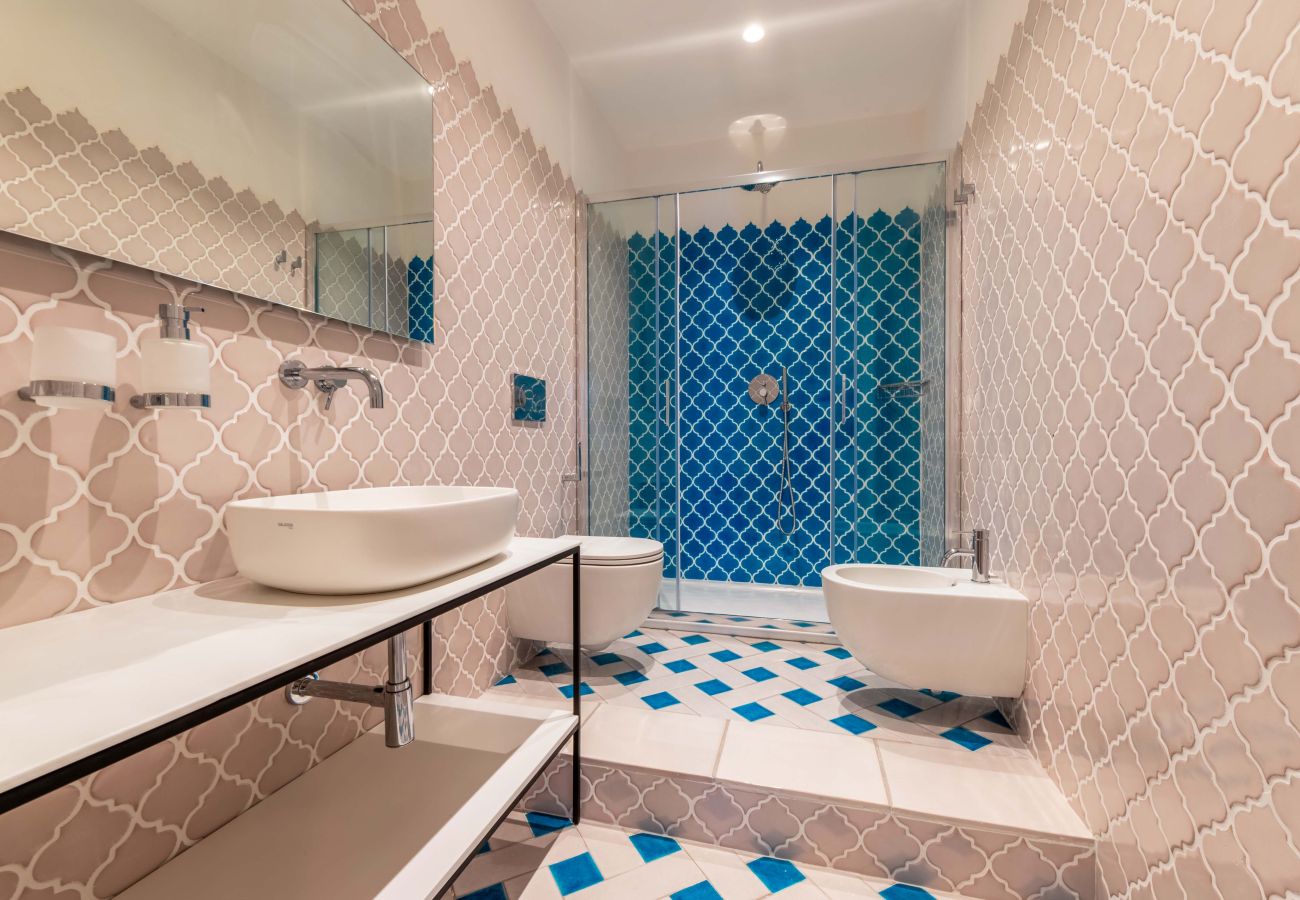 Appartamento a Sorrento - Maison Marika  - Vista Mare, a Pochi Passi dalla Spiaggia