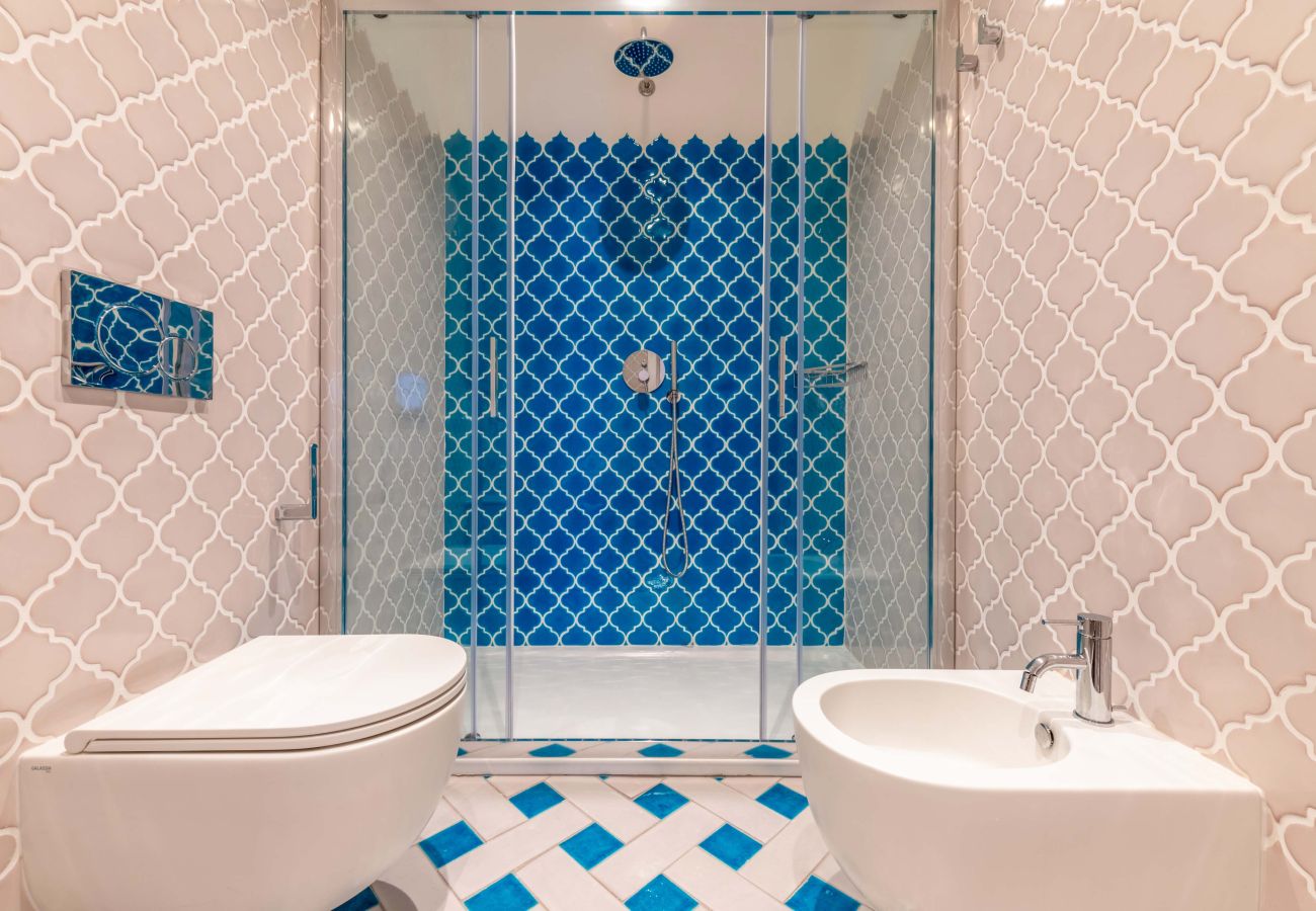 Appartamento a Sorrento - Maison Marika  - Vista Mare, a Pochi Passi dalla Spiaggia