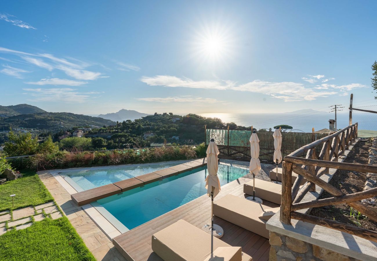 Villa a Massa Lubrense - AMORE RENTALS - Villa Cantuccio dei Sogni con Piscina e Vista Mare