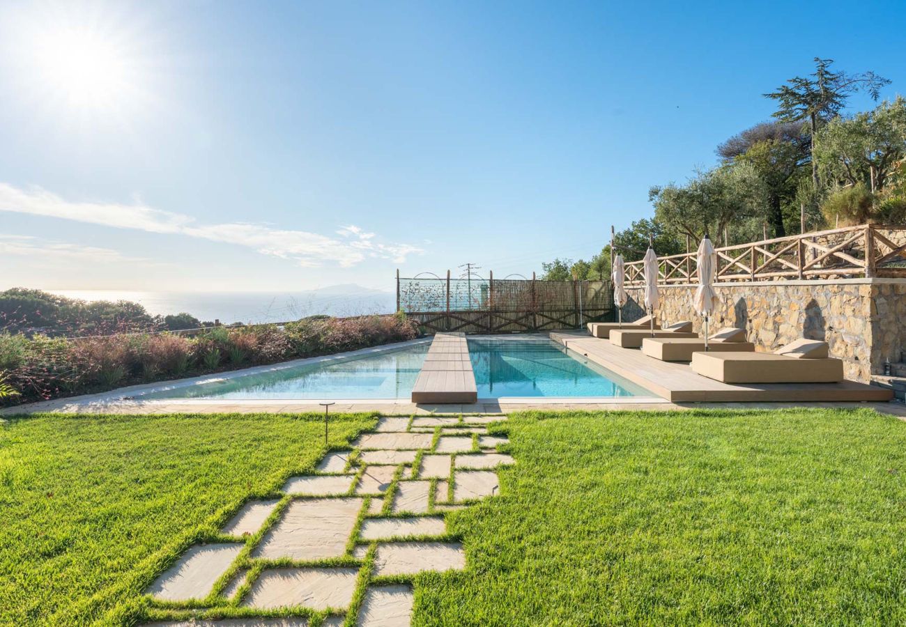 Villa a Massa Lubrense - AMORE RENTALS - Villa Cantuccio dei Sogni con Piscina e Vista Mare