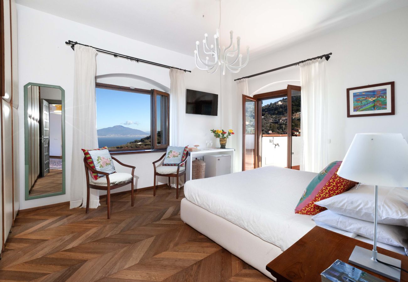 Villa a Sorrento - AMORE RENTALS - Villa Florinda con Piscina Privata e Vista Mare