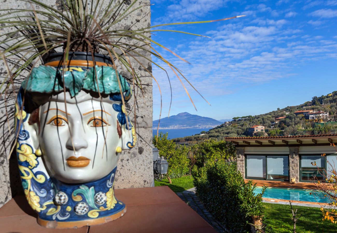 Villa a Sorrento - AMORE RENTALS - Villa Florinda con Piscina Privata e Vista Mare