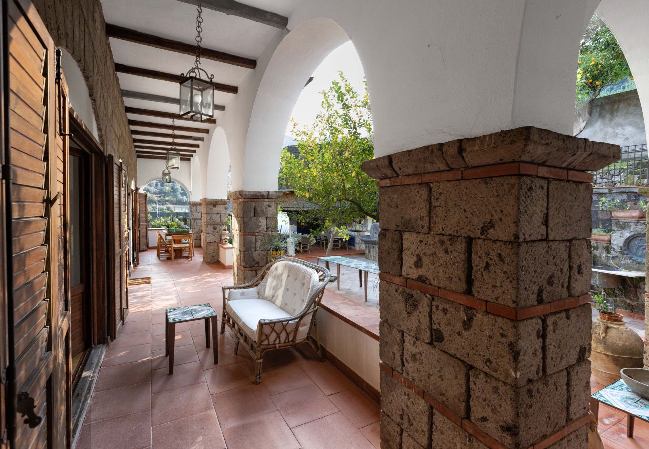 Villa a Sorrento - AMORE RENTALS - Villa Florinda con Piscina Privata e Vista Mare