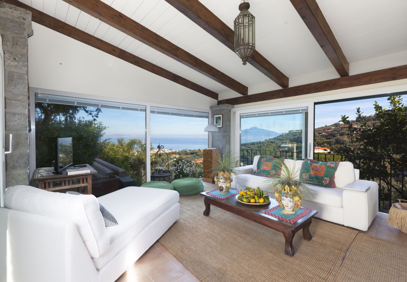Villa a Sorrento - AMORE RENTALS - Villa Florinda con Piscina Privata e Vista Mare