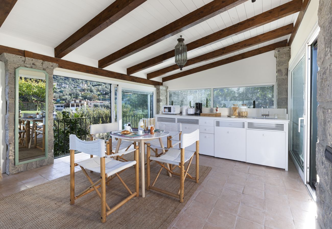 Villa a Sorrento - AMORE RENTALS - Villa Florinda con Piscina Privata e Vista Mare