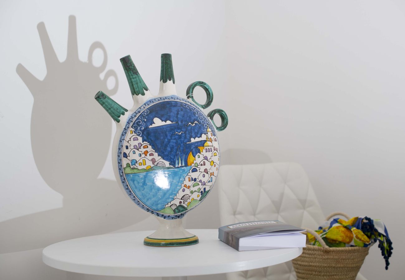 Villa a Amalfi - AMORE RENTALS - Villa Costa Incantata con Vista Mare e Jacuzzi