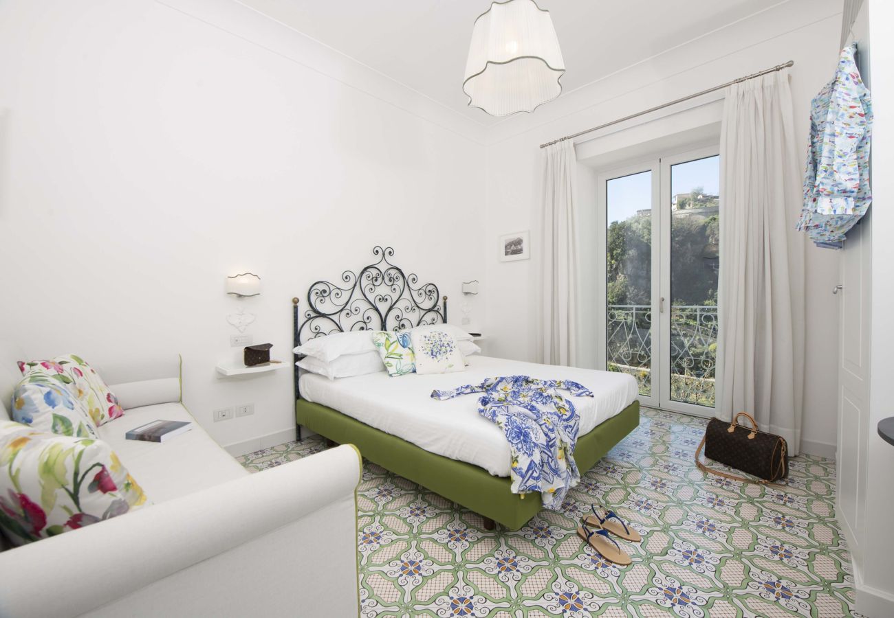 Villa a Amalfi - AMORE RENTALS - Villa Costa Incantata con Vista Mare e Jacuzzi