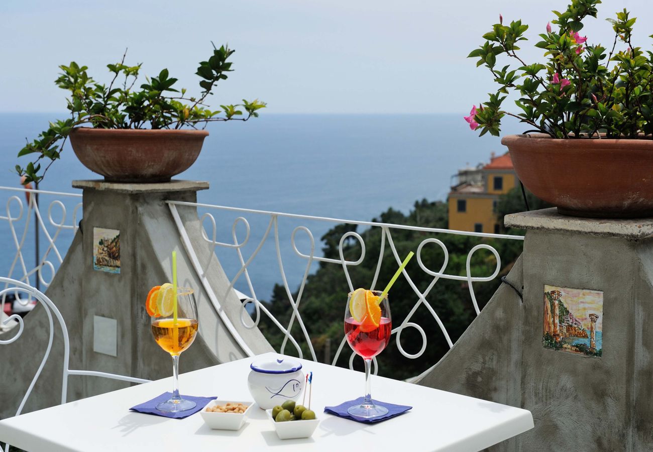 Villa a Amalfi - AMORE RENTALS - Villa Costa Incantata con Vista Mare e Jacuzzi