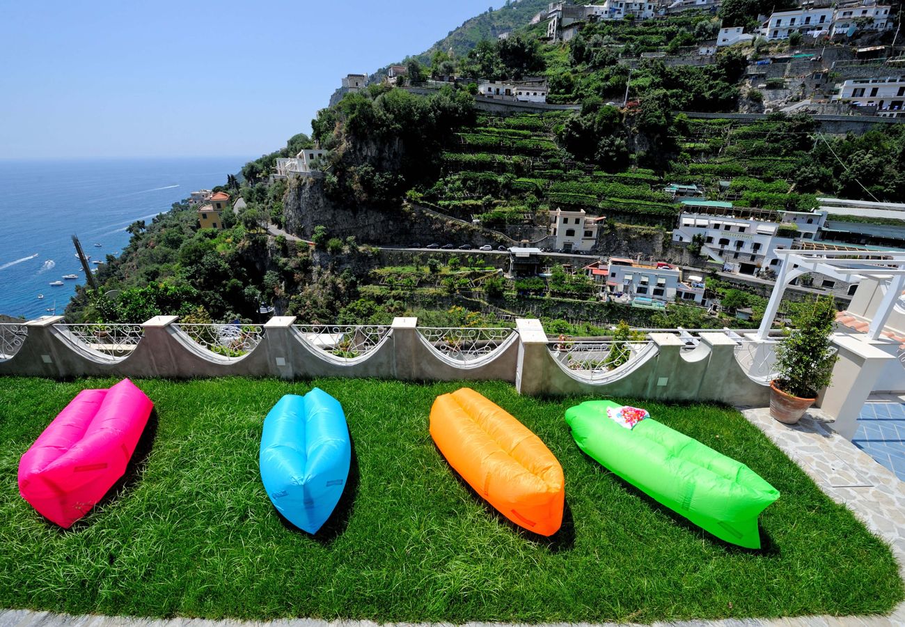 Villa a Amalfi - AMORE RENTALS - Villa Costa Incantata con Vista Mare e Jacuzzi