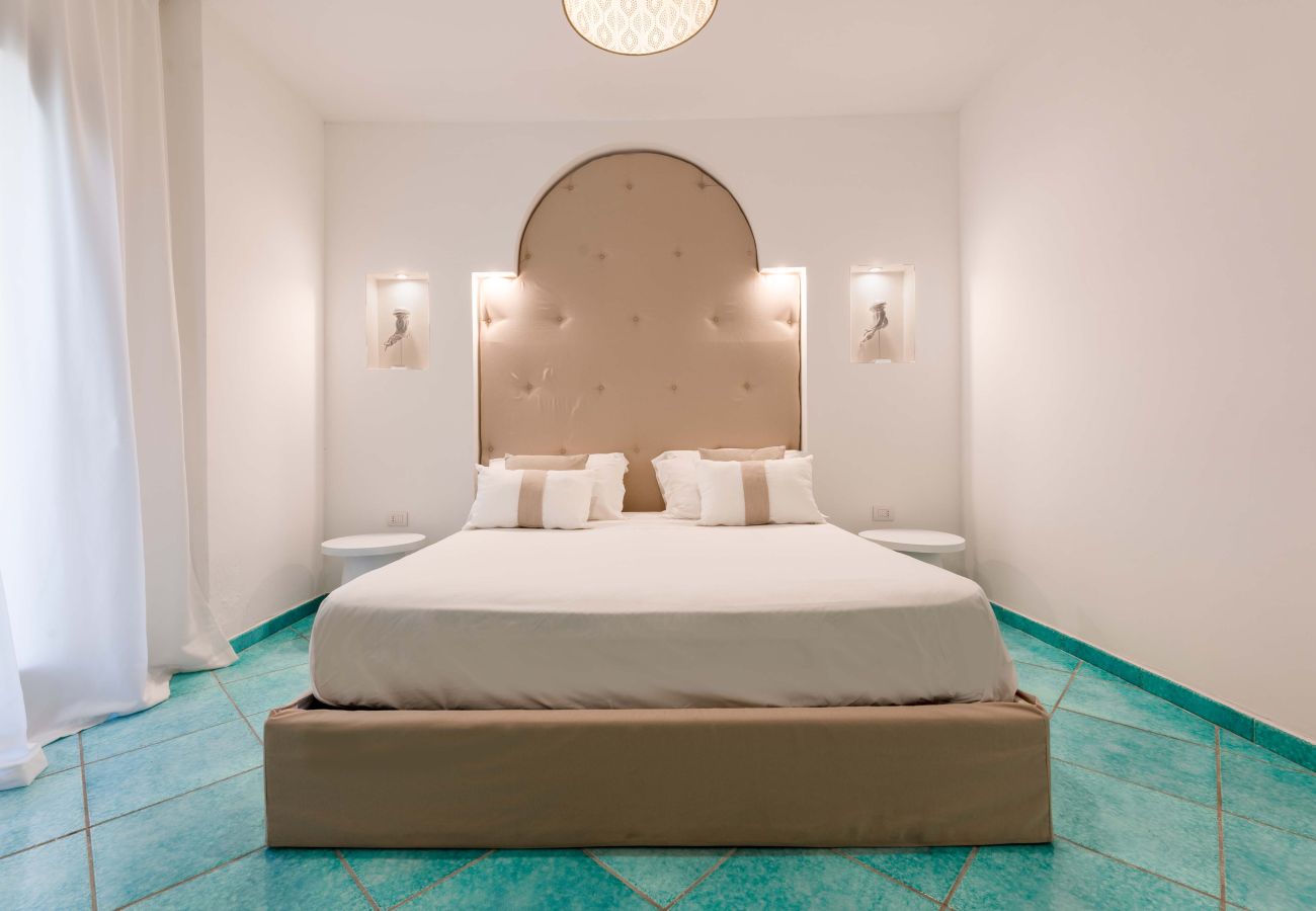 Villa a Massa Lubrense - AMORE RENTALS - Villa La Torre con Discesa Diretta al Mare