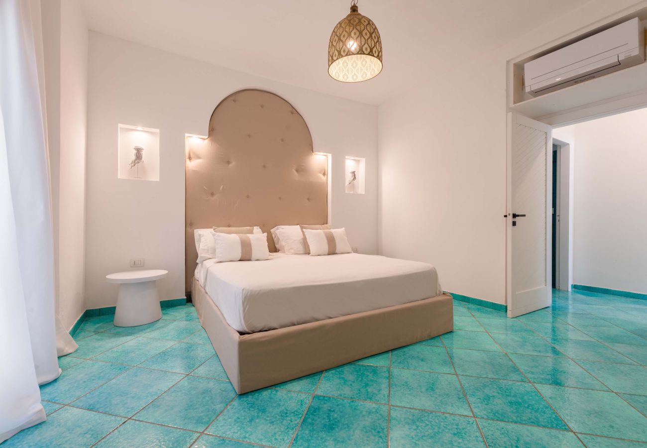 Villa a Massa Lubrense - AMORE RENTALS - Villa La Torre con Discesa Diretta al Mare