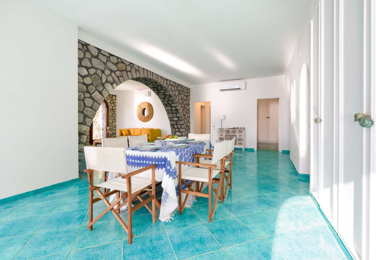 Villa a Massa Lubrense - AMORE RENTALS - Villa La Torre con Discesa Diretta al Mare