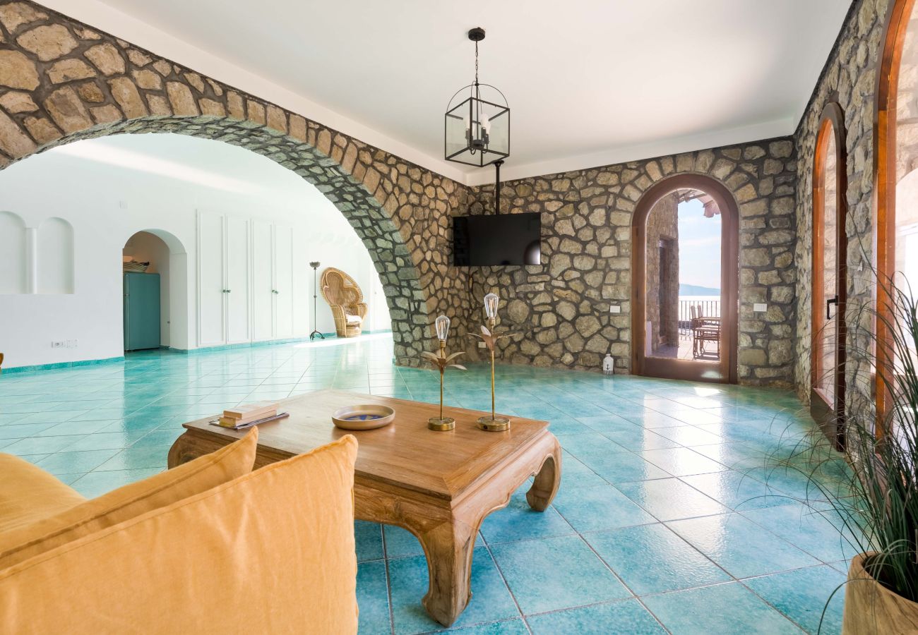 Villa a Massa Lubrense - AMORE RENTALS - Villa La Torre con Discesa Diretta al Mare