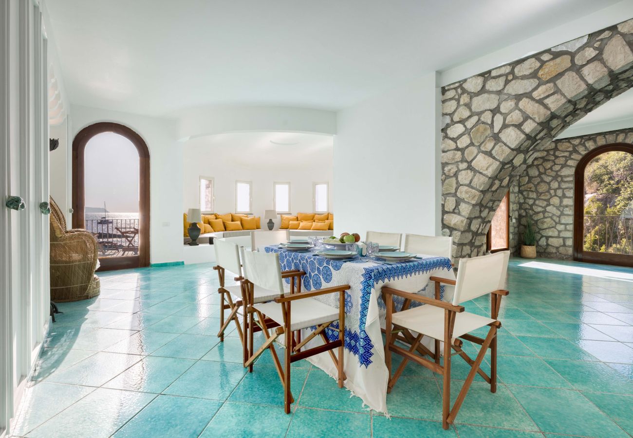 Villa a Massa Lubrense - AMORE RENTALS - Villa La Torre con Discesa Diretta al Mare