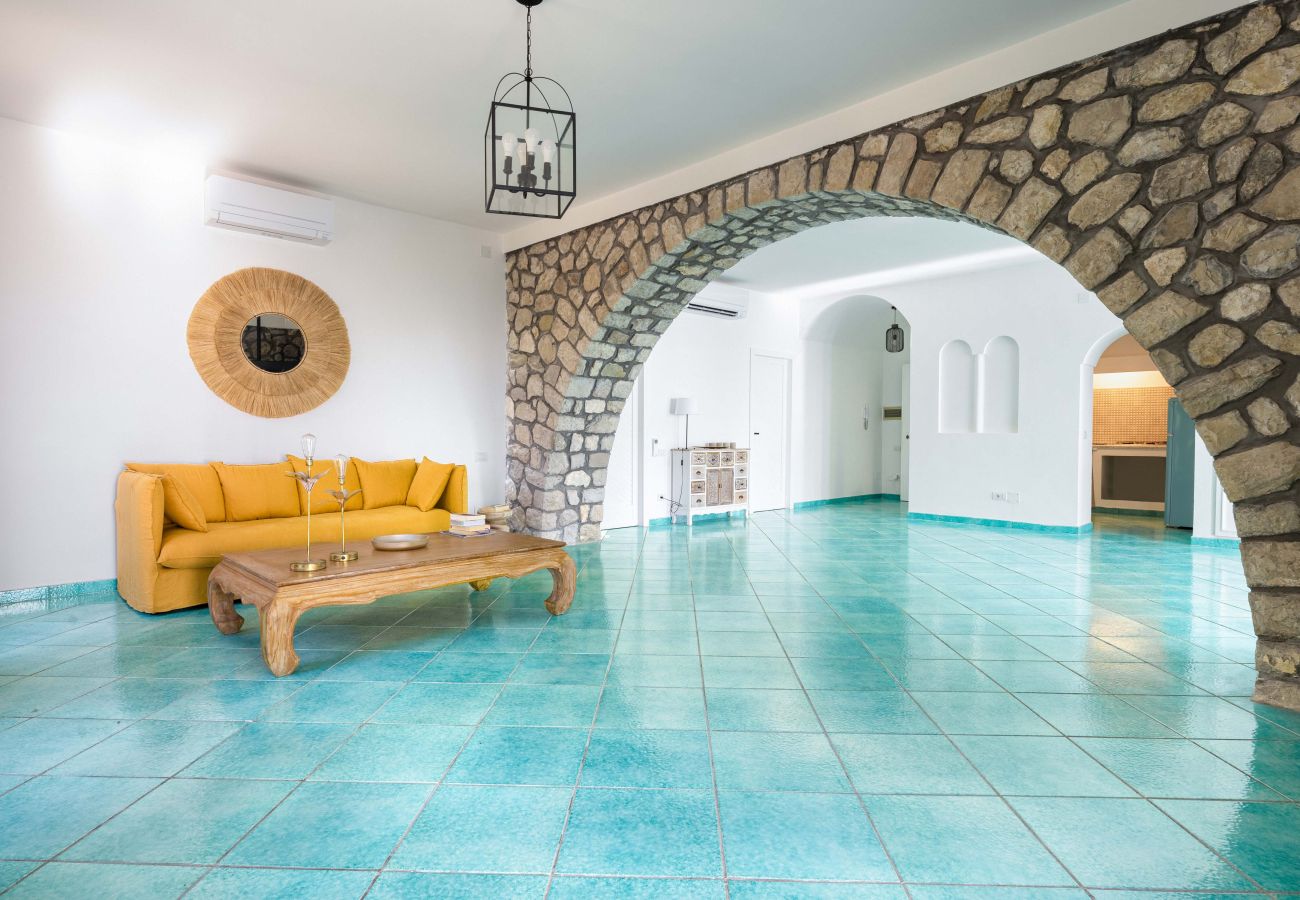 Villa a Massa Lubrense - AMORE RENTALS - Villa La Torre con Discesa Diretta al Mare