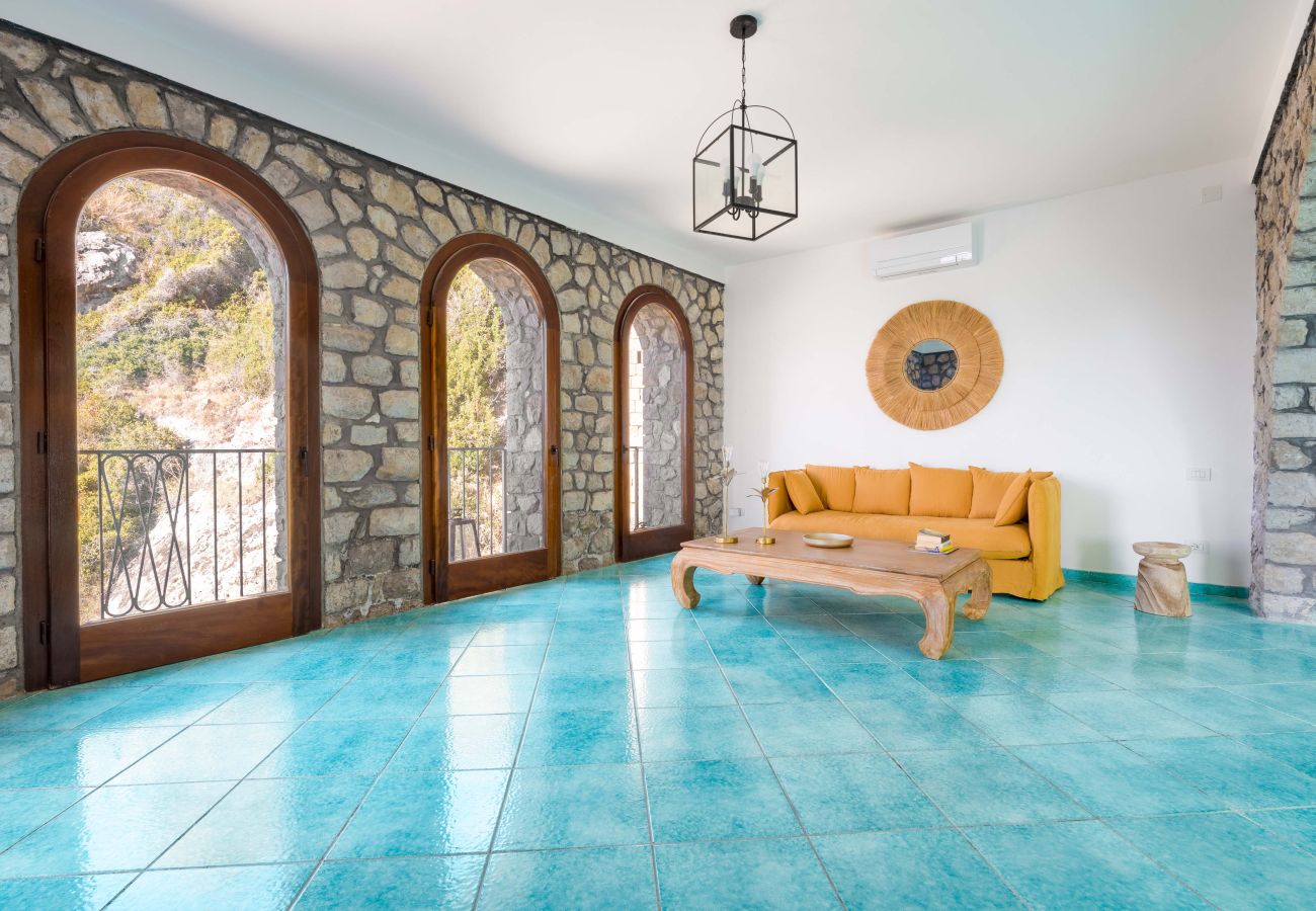 Villa a Massa Lubrense - AMORE RENTALS - Villa La Torre con Discesa Diretta al Mare