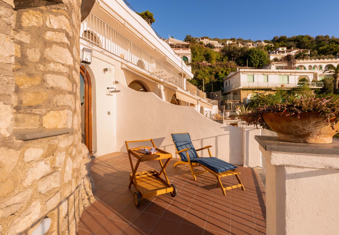 Villa a Massa Lubrense - AMORE RENTALS - Villa La Torre con Discesa Diretta al Mare