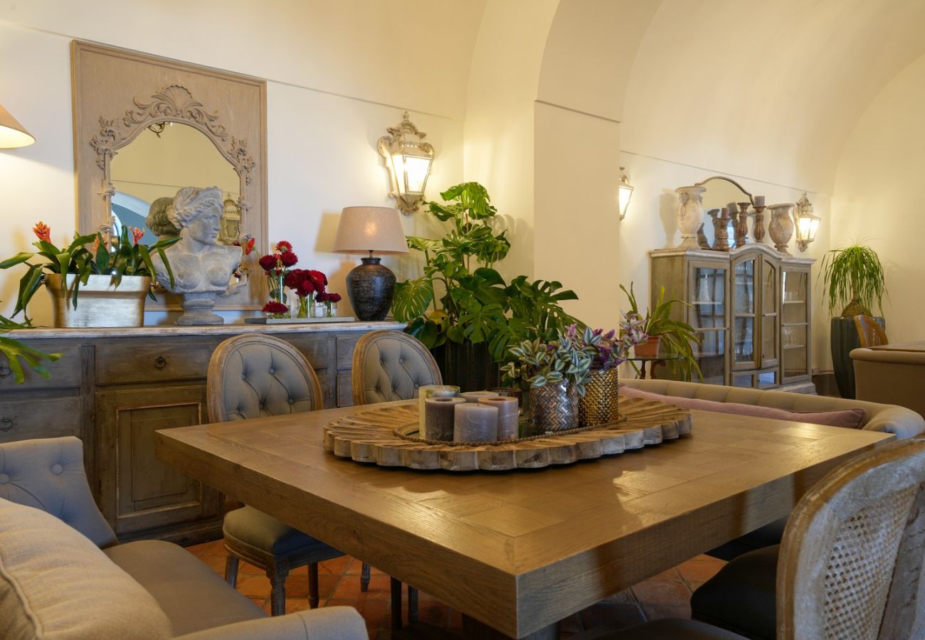 Villa a Sorrento - AMORE RENTALS - Villa Kalisa - Dimora di Lusso Esclusiva