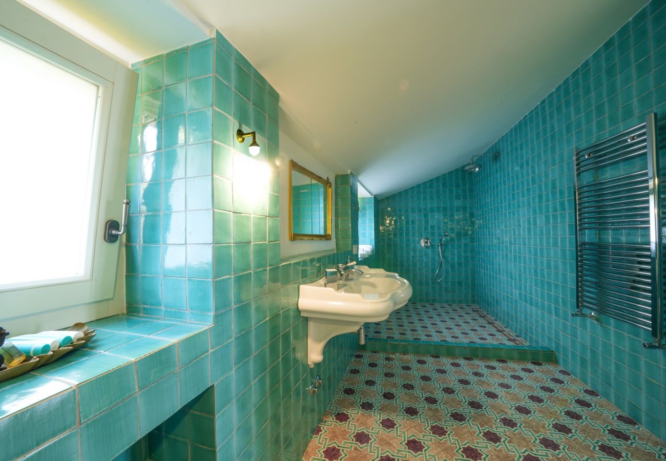 Villa a Sorrento - AMORE RENTALS - Villa Kalisa - Dimora di Lusso Esclusiva