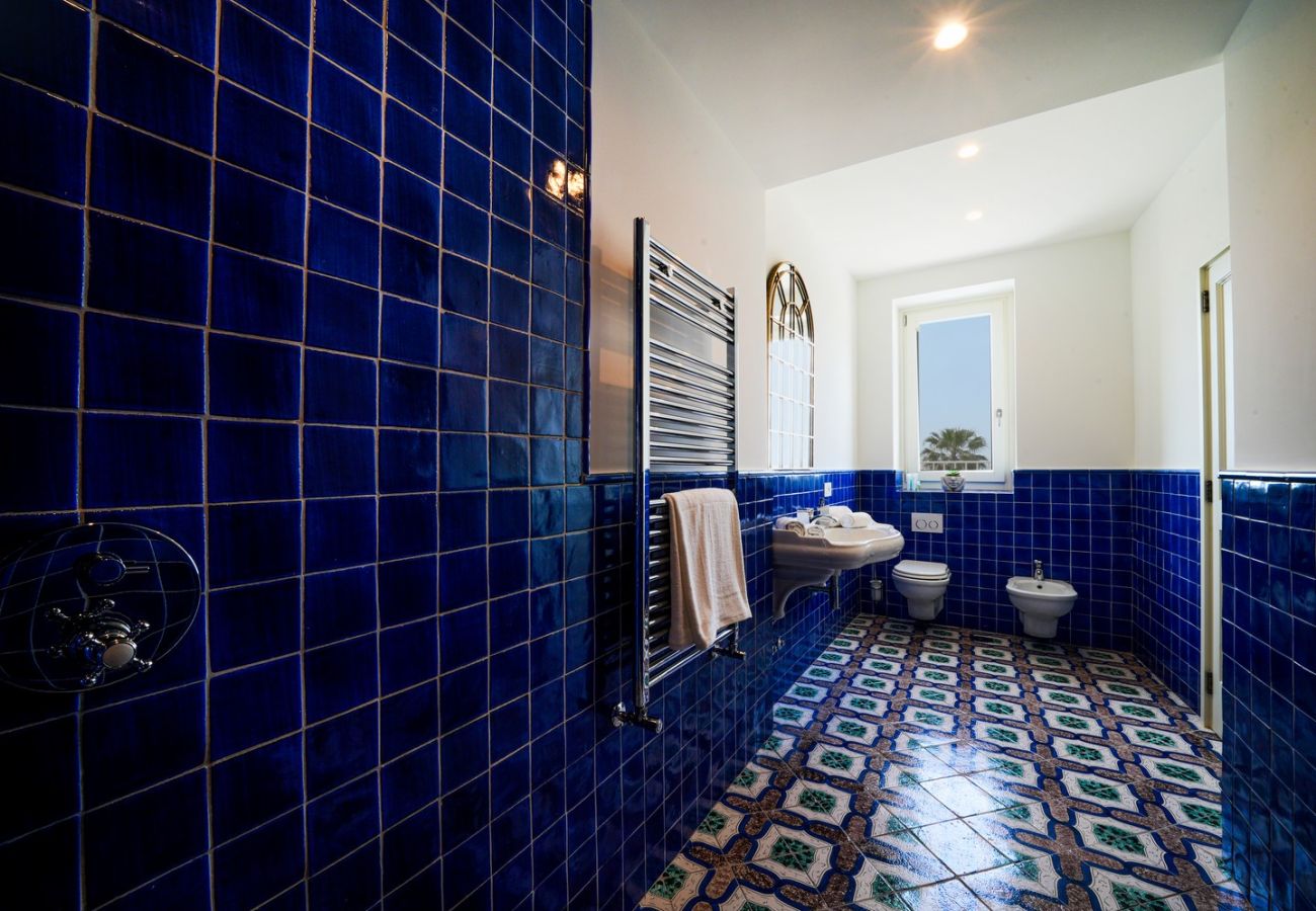 Villa a Sorrento - AMORE RENTALS - Villa Kalisa - Dimora di Lusso Esclusiva