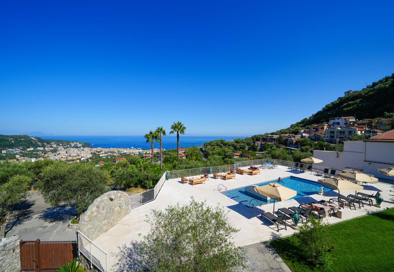 Villa a Sorrento - AMORE RENTALS - Villa Kalisa - Dimora di Lusso Esclusiva