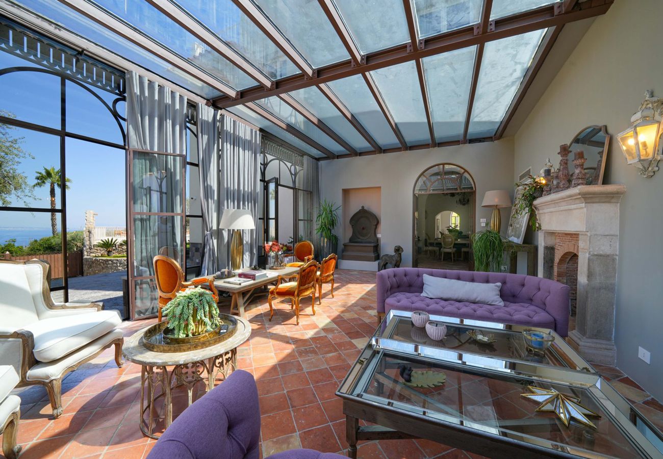 Villa a Sorrento - AMORE RENTALS - Villa Kalisa - Dimora di Lusso Esclusiva