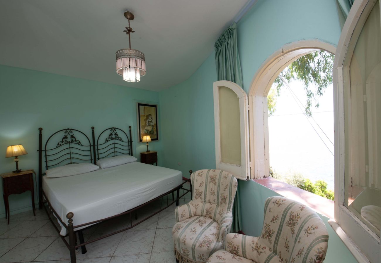 Villa a Furore - AMORE RENTALS - Villa Incanto sul Mare - Assoluta Privacy con Accesso Privato al Mare