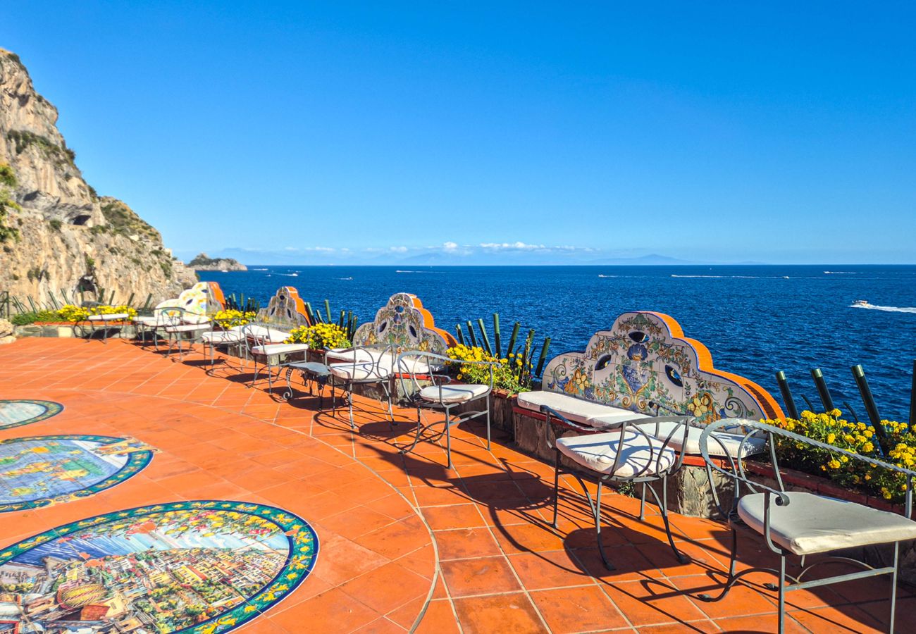 Villa a Furore - AMORE RENTALS - Villa Incanto sul Mare - Assoluta Privacy con Accesso Privato al Mare