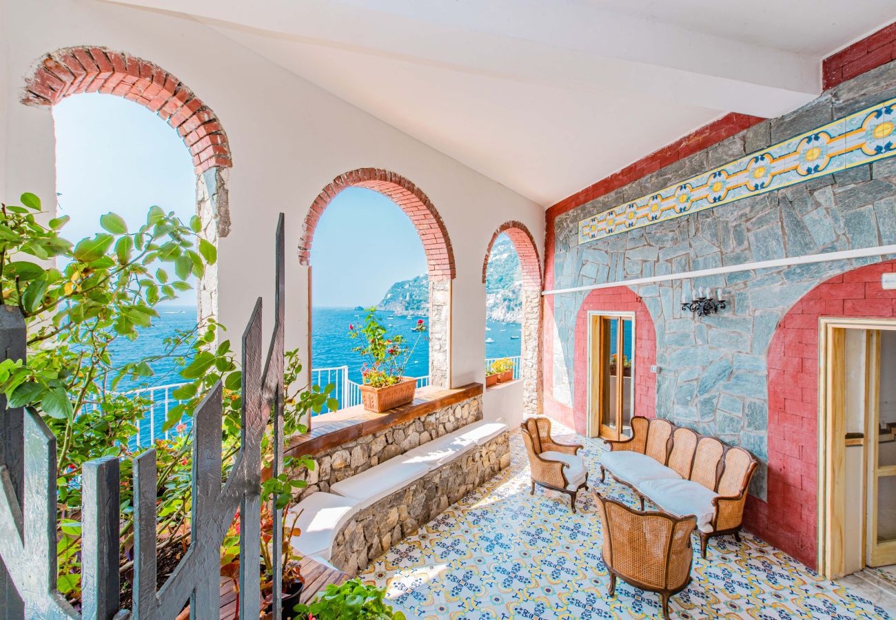 Villa a Furore - AMORE RENTALS - Villa Incanto sul Mare - Assoluta Privacy con Accesso Privato al Mare