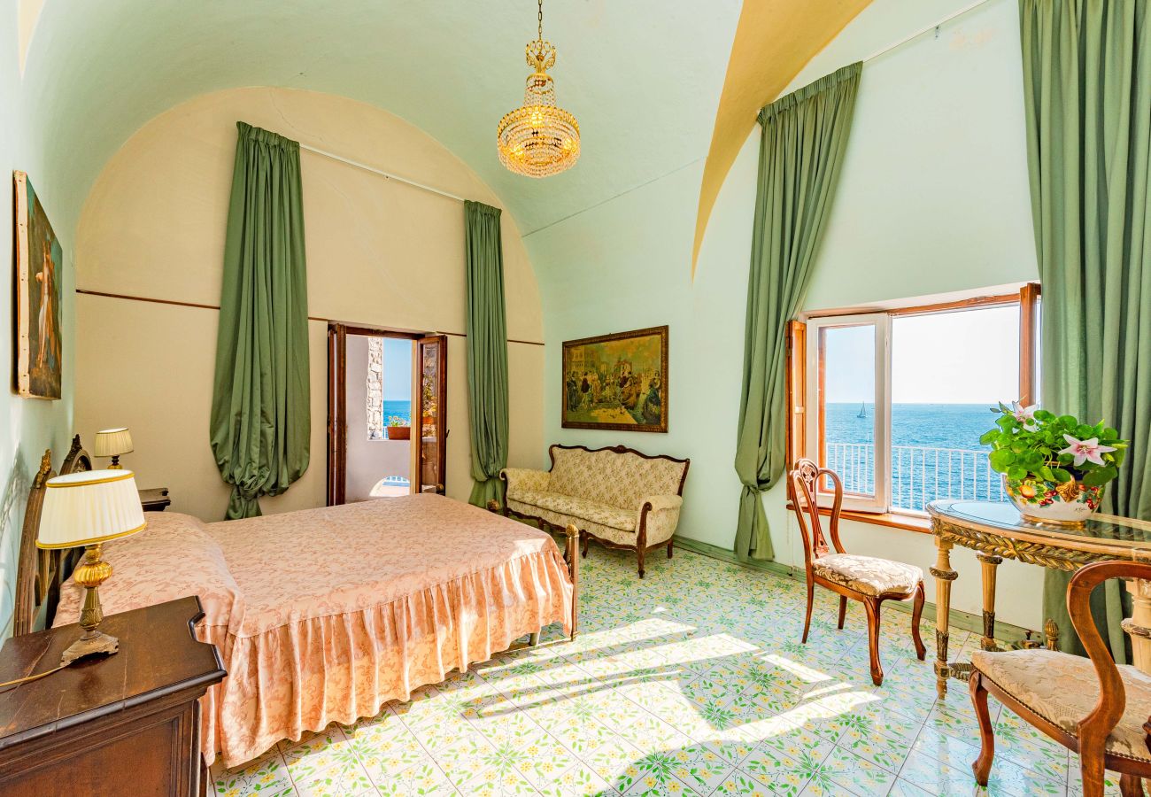 Villa a Furore - AMORE RENTALS - Villa Incanto sul Mare - Assoluta Privacy con Accesso Privato al Mare