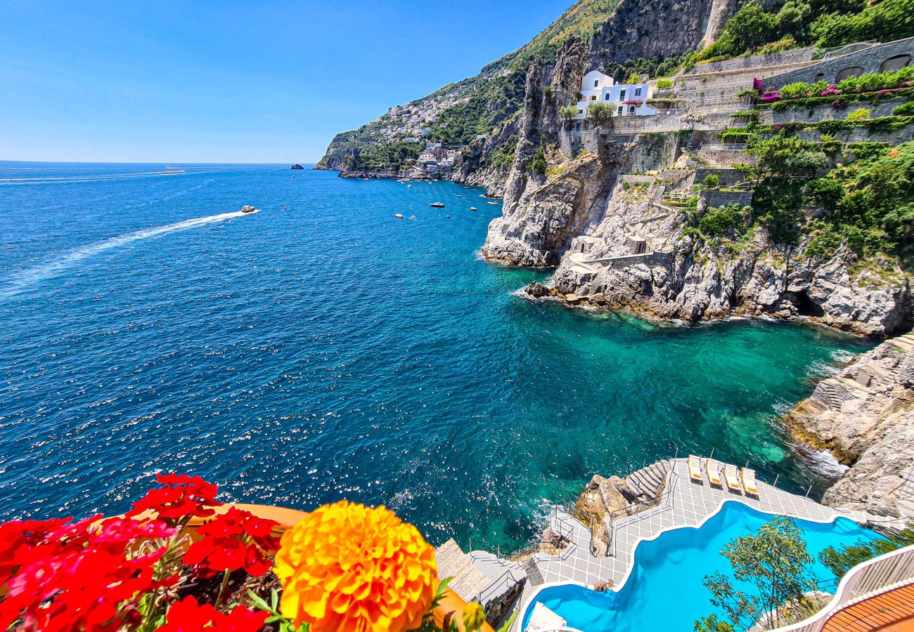 Villa a Furore - AMORE RENTALS - Villa Incanto sul Mare - Assoluta Privacy con Accesso Privato al Mare