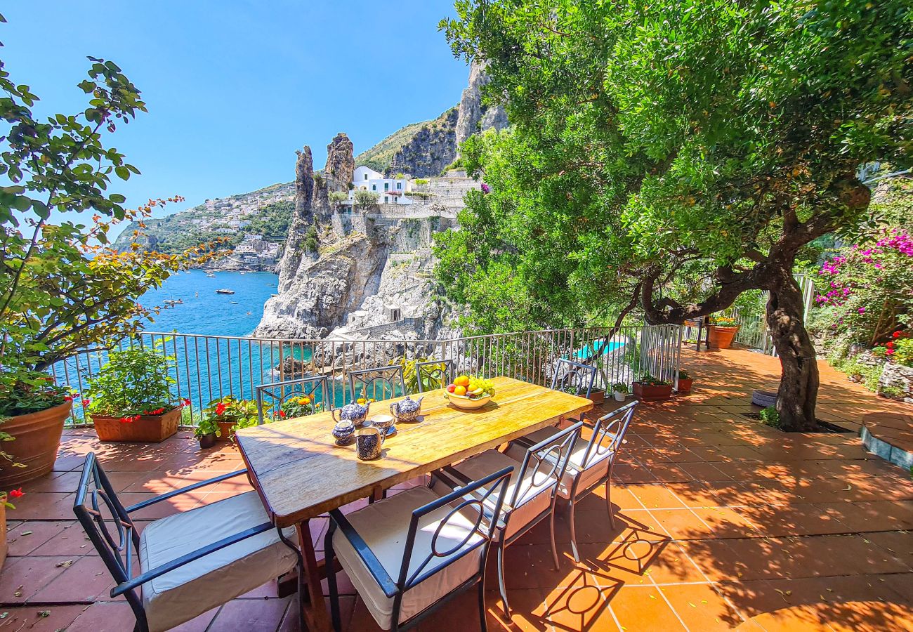 Villa a Furore - AMORE RENTALS - Villa Incanto sul Mare - Assoluta Privacy con Accesso Privato al Mare