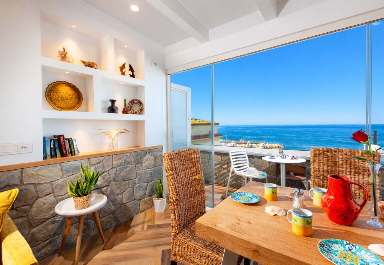 Appartamento a Sorrento - AMORE RENTALS - Appartamento Seapearl Sorrento con Vista Mare, Vicino alla Spiaggia